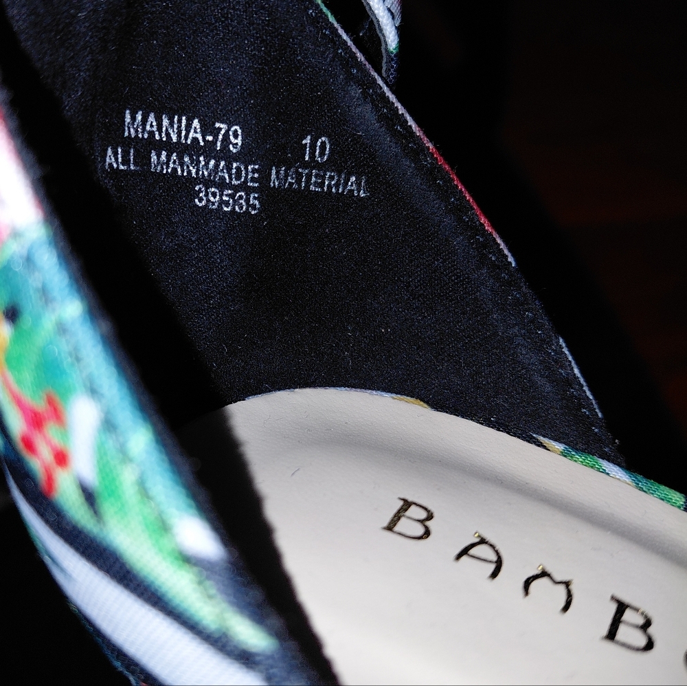 EUC ​Bamboo Tropical Floral & Striped Ankle Strap Block Heels - Size 10! - Picture 15 of 16